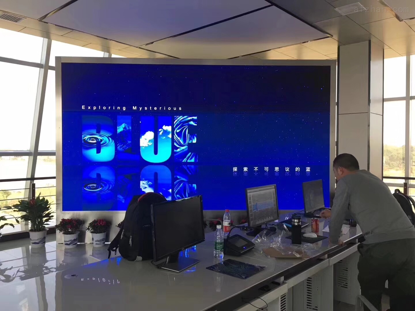 深圳市云海光电科技有限P2室内全彩LED显示屏及安装费用详解